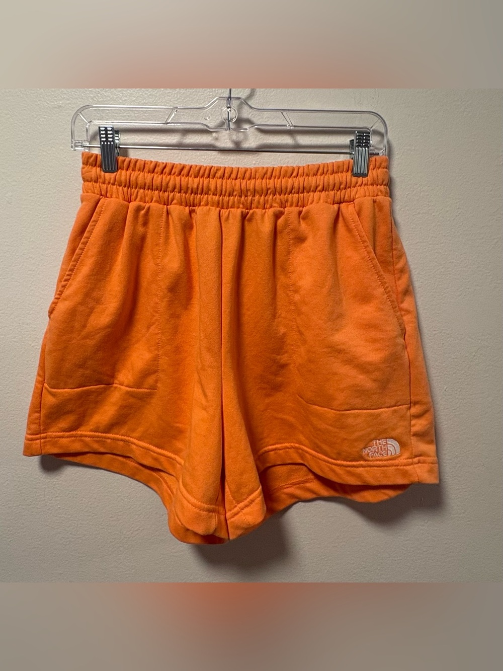 The North Face Women’s Evolution Simple Dome Regular Shorts summer bright comfy
